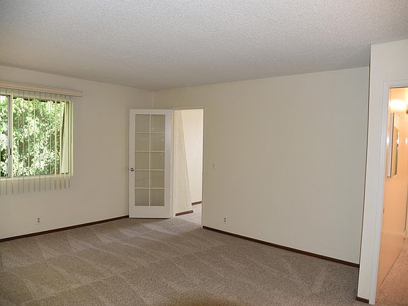 3rd image of 1529 Vista Del Mar Dr
