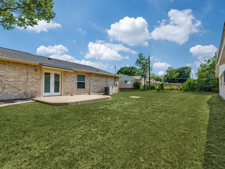 1149 Meadow Creek Ct — Photo 10