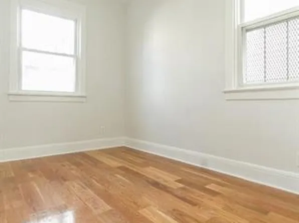 198 Myrtle Avenue image 7 of 24