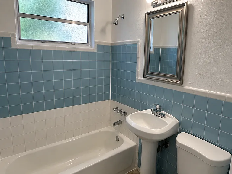 105 SW 18th Ave — Photo 8