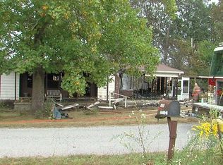 10538 Modesto Rd, Carbondale, IL 62901