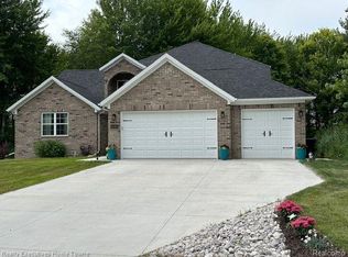 4167 Wellington Ct, Fort Gratiot, MI 48059