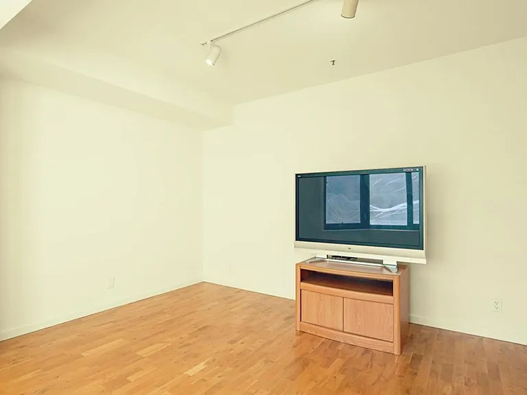 601 Van Ness Ave #151 — Photo 14