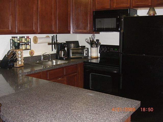 2nd image of 5815 Oakwood Dr APT E