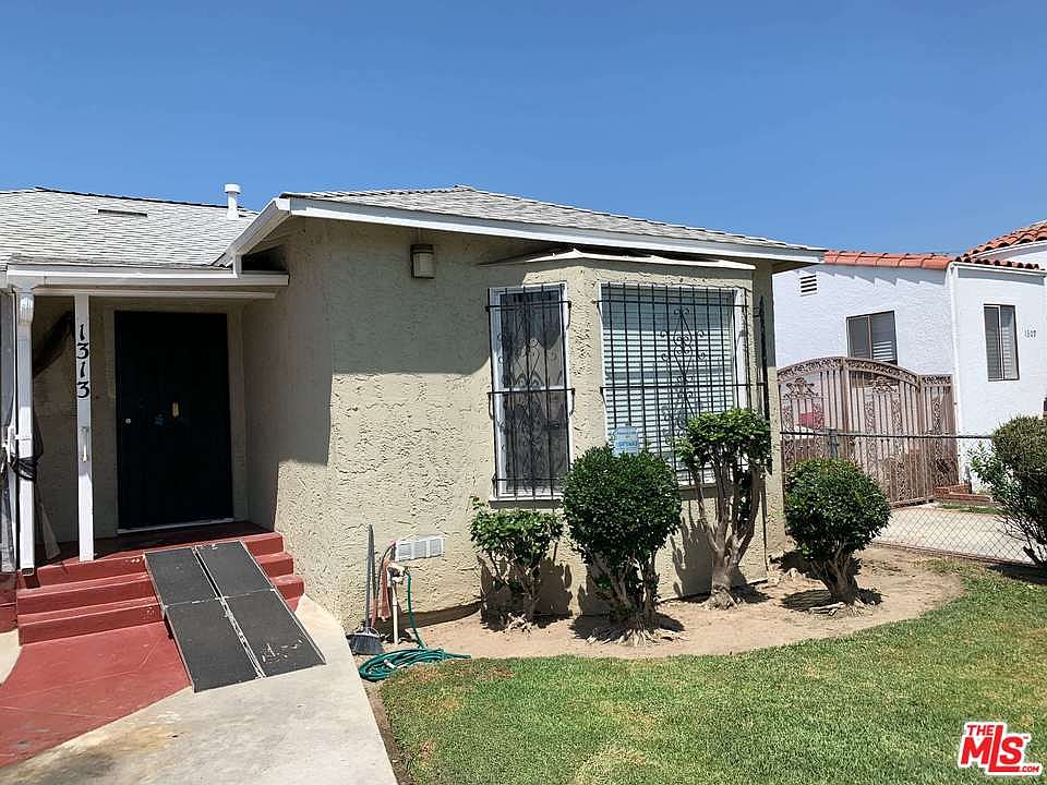 1st image of 1313 S Poinsettia Ave