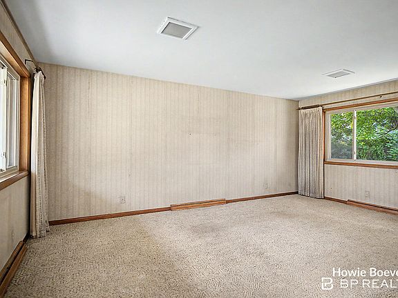 2nd image of 3240 Kelly St