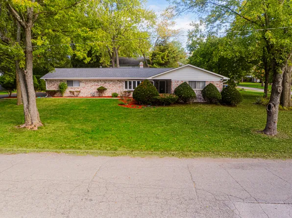 1146 Fairway Dr, Indianapolis, IN 46260
