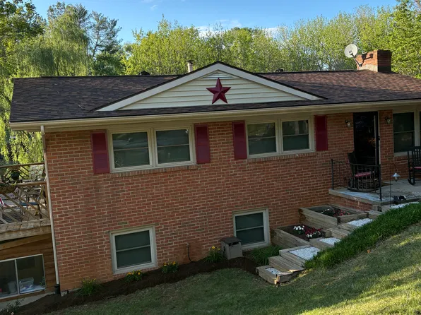 3 Lampe Cir, Lexington, VA 24450
