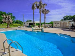 475 Catfish Ln, Lockhart, TX 78644