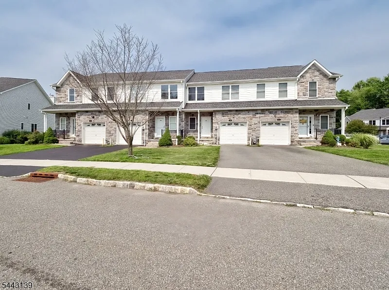 2 bed, 2.5 bath, $3,450 — Photo 3