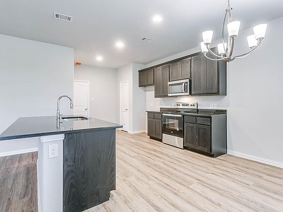 3rd image of 5637 McLanhan Ln
