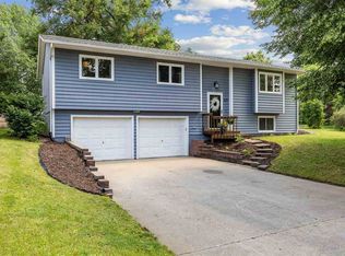 627 Holiday Rd, Coralville, IA 52241