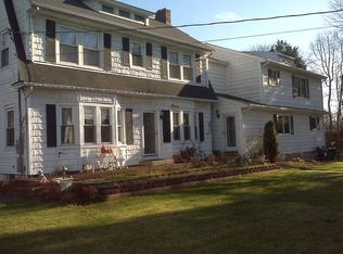 260 N Broome Ave, Lindenhurst, NY 11757