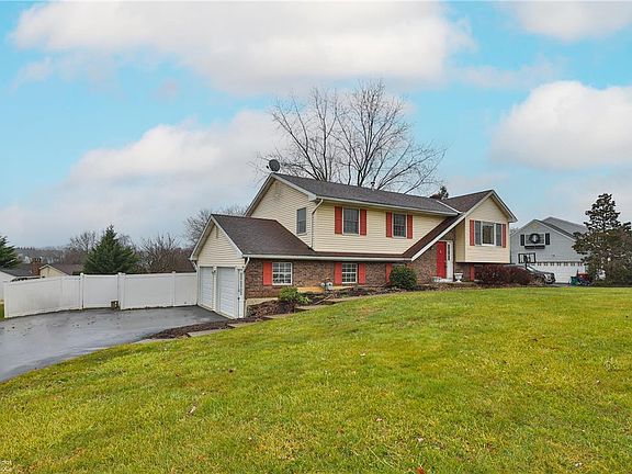 3rd image of 2508 Meadow Lane Dr