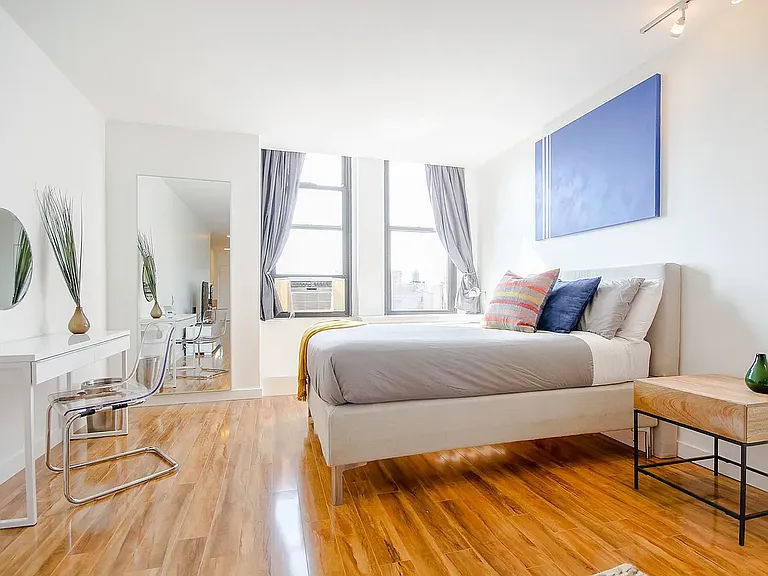 315 7th Ave #15D — Photo 2