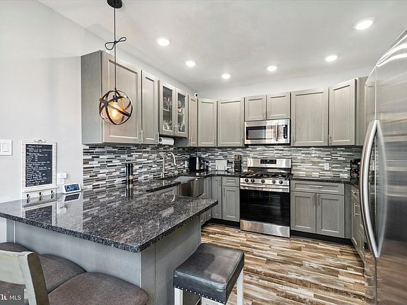 5th image of 7528 Lawndale Ave