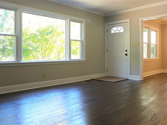 4th image of 185 Pauline Dr