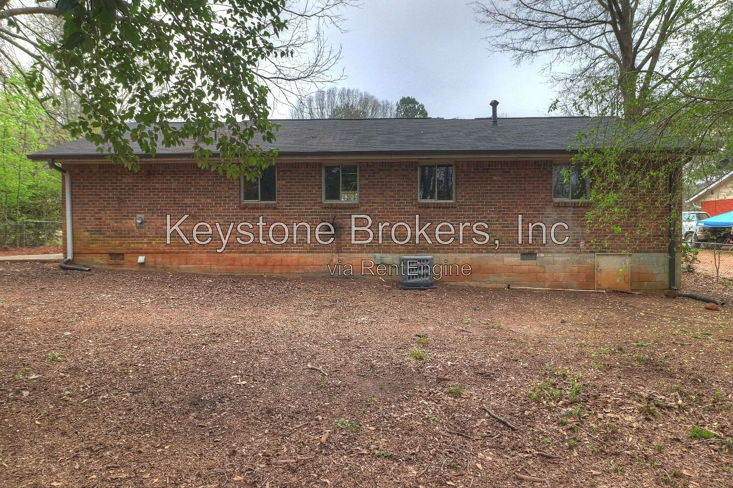4 bed, 2.0 bath, 1352 sqft, $1,695 — Photo 3