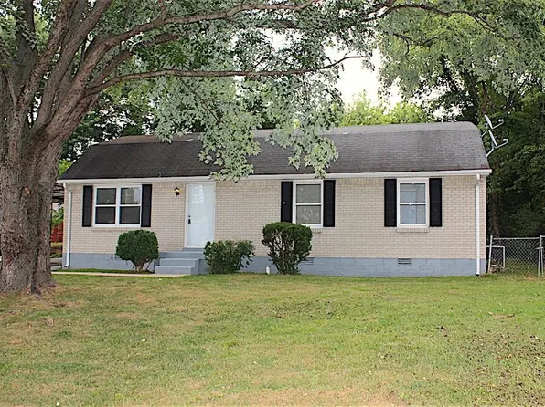 812 8th Ave E, Springfield, TN 37172