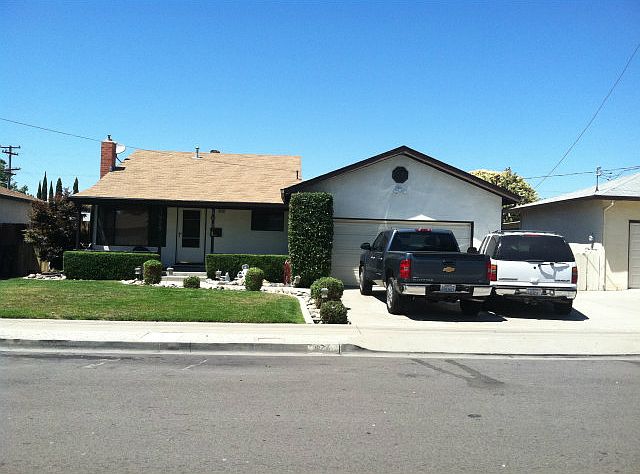 1st image of 826 Ventura Ave