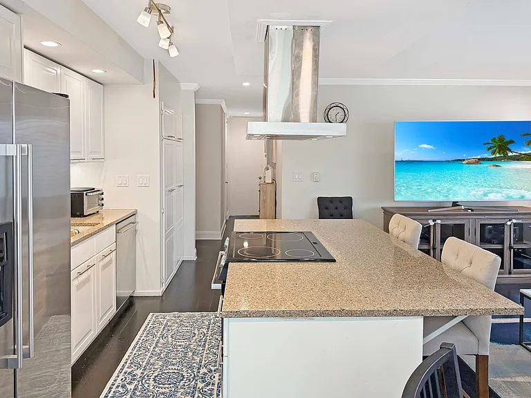 1885 Jackson St #403 — Photo 3
