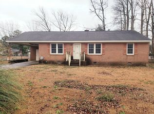 100 Pinewood Dr, Goldsboro, NC 27534