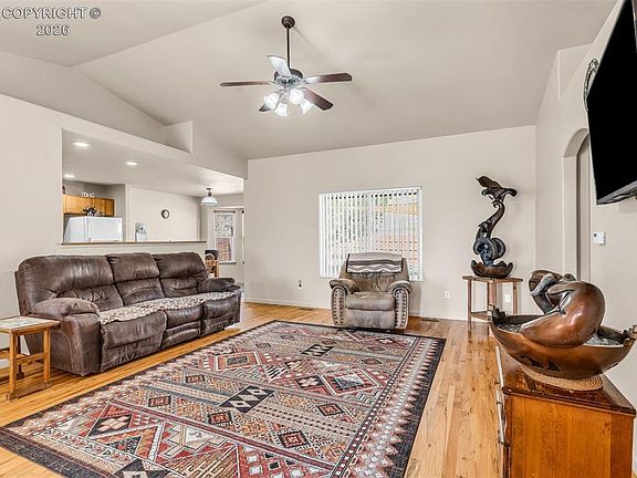 4th image of 51 Wild Rose Dr