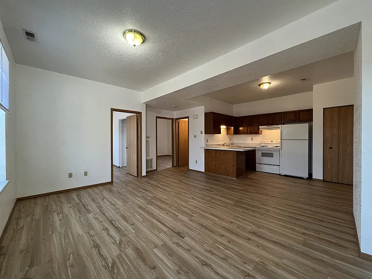 264 E 14th St #1/2 — Photo 4