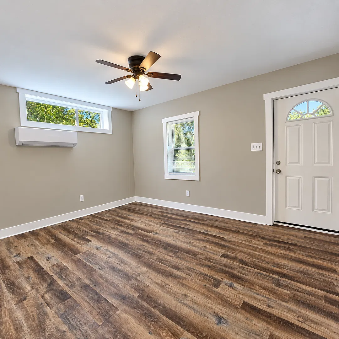$99 Move In Special! 2Bd/1Ba Updated Apartment - Under New Management — Photo 3