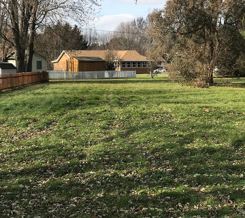 1st image of 1832 Laverne Dr