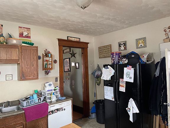 5th image of 46 Penney Ave