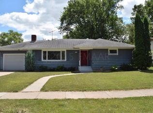 606 18th Ave S, Fargo, ND 58103