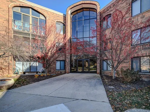 6302 Mineral Point Rd Unit 207, Madison, WI 53705