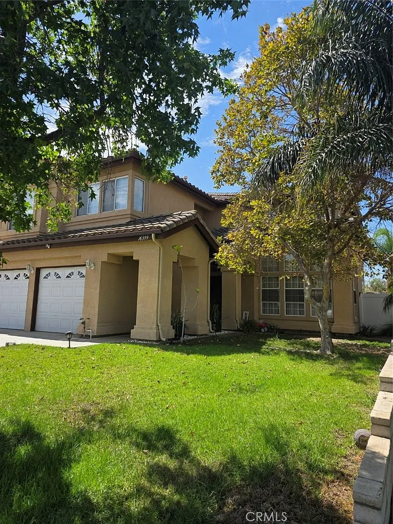 5 bed, 2650 sqft, $3,950 — Photo 2