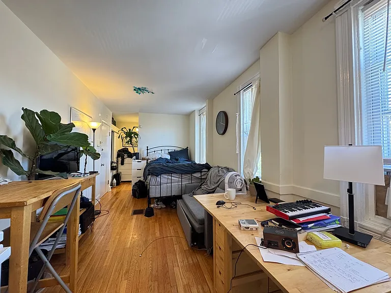 59 Trumbull St — Photo 20