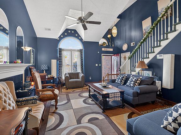 3rd image of 2973 Masters View Rd