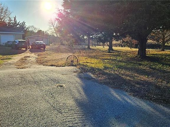 3rd image of 4441 Highway 83