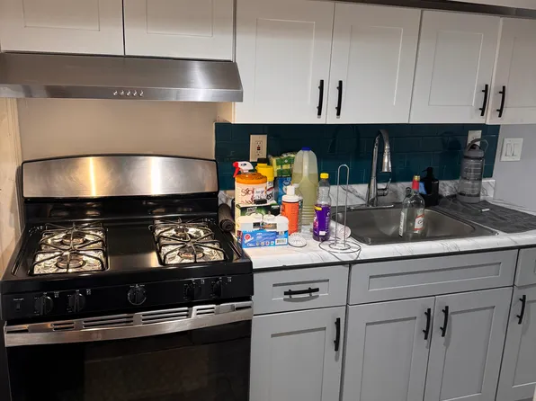 27 E 18th St, Bayonne, NJ 07002