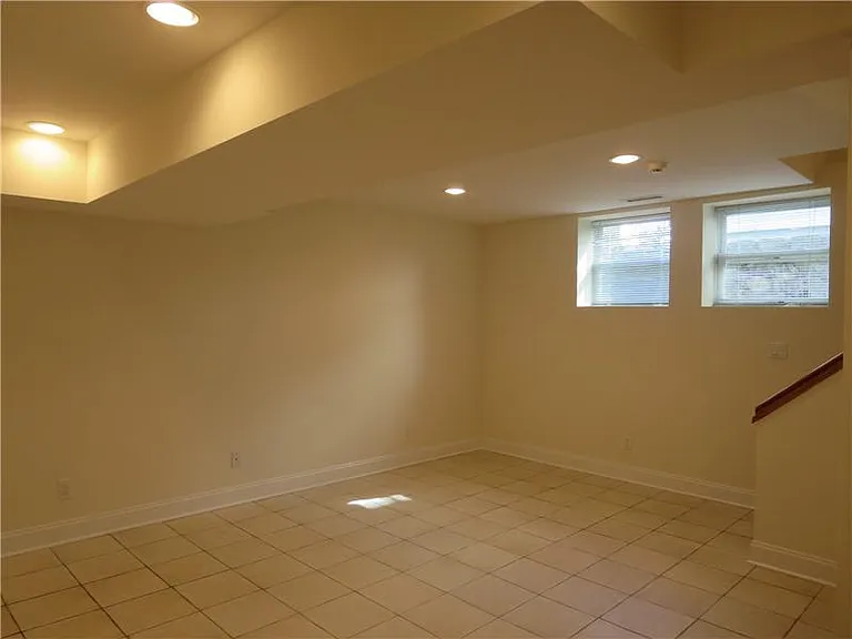 116 E Elm St #A — Photo 13