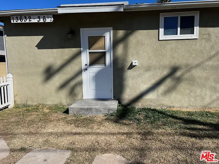 13636 Cerise Ave #1/2 — Photo 19