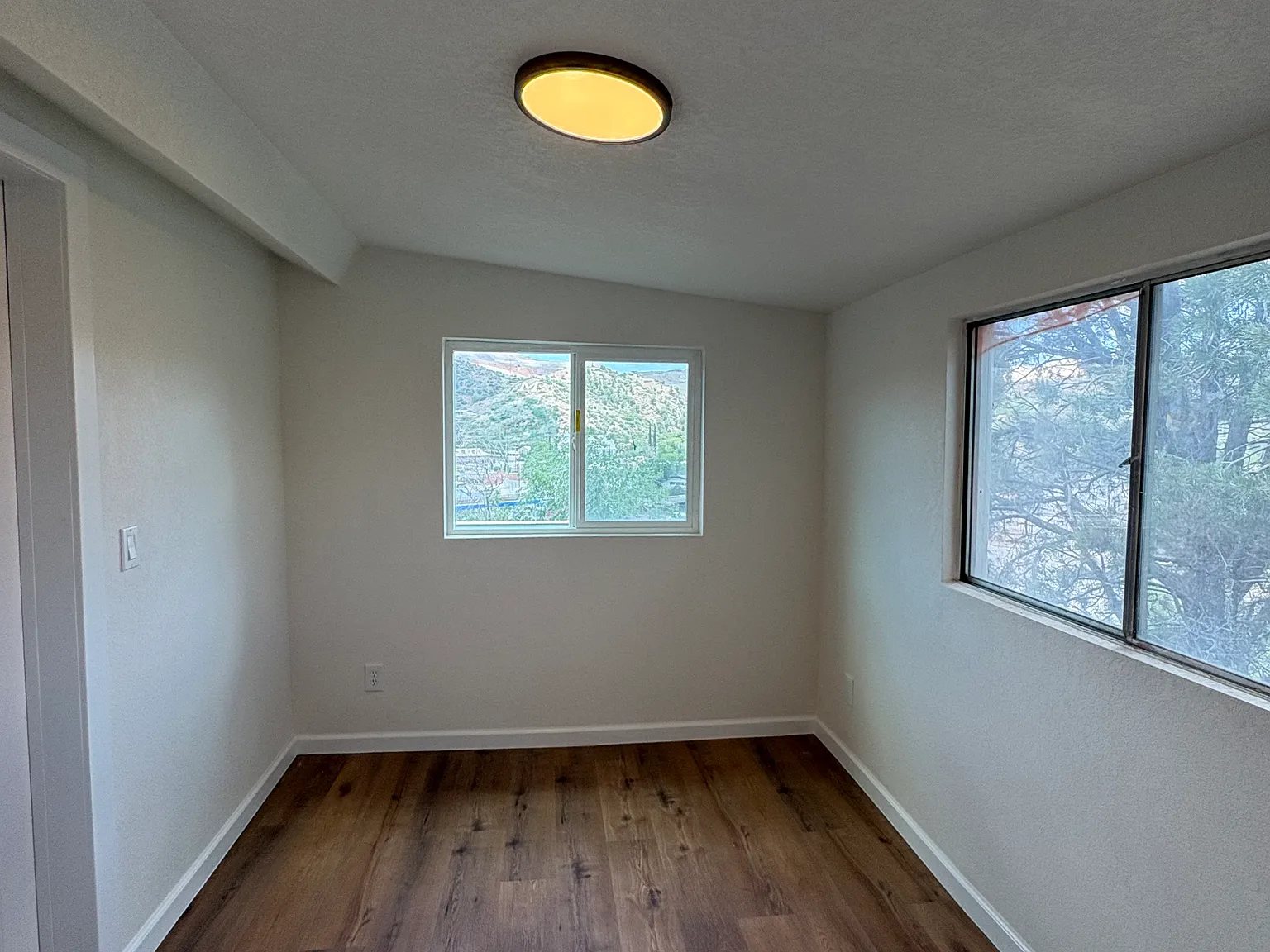 180-182 S Cedar Ave — Photo 3