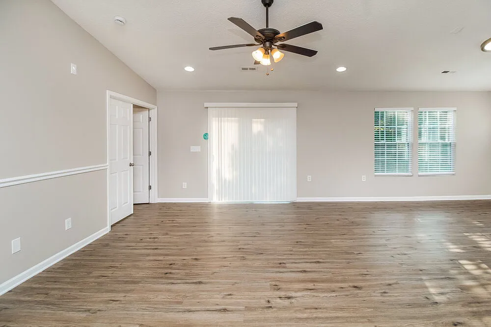 3 bed, 2.0 bath, 1766 sqft, $2,045 — Photo 3