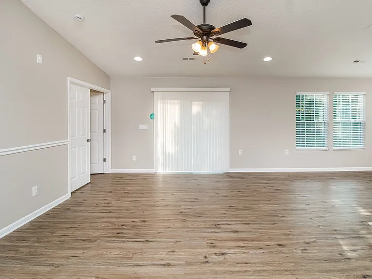 5874 Mahogany Pl SW — Photo 3