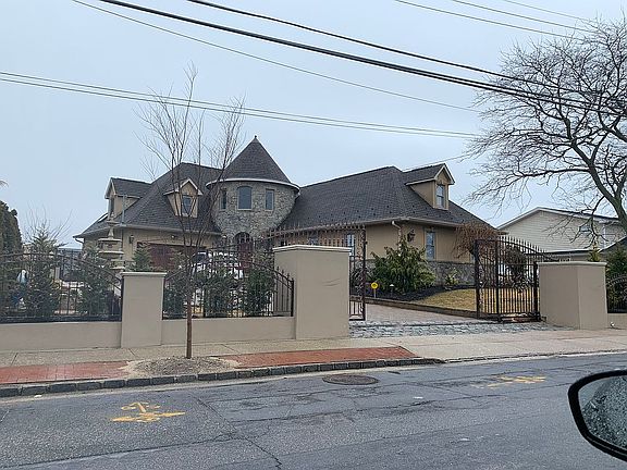 4th image of 40 Brightwater Pl