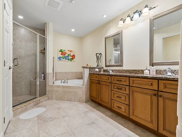 7702 Lake Vista Ct #202 — Photo 40