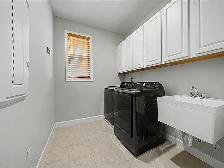 165 Mansfield Dr — Photo 35