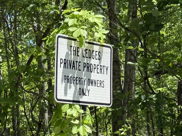 19074 Key Hollow Ln, Crawford, TN 38554