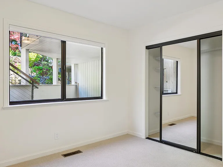 514 Isabella Ave #B — Photo 9