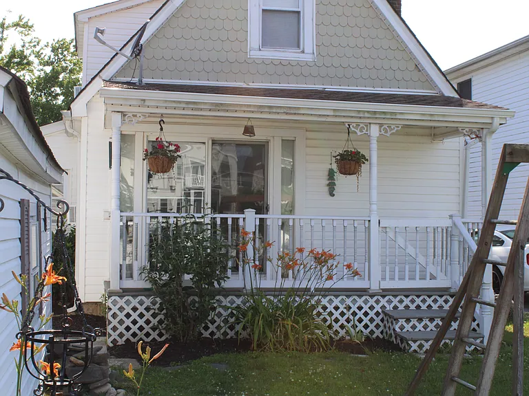 Forest Ave — Photo 3