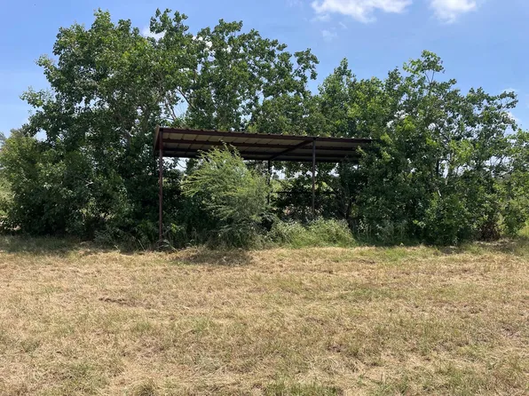 9 County Road 468, Elgin, TX 78621